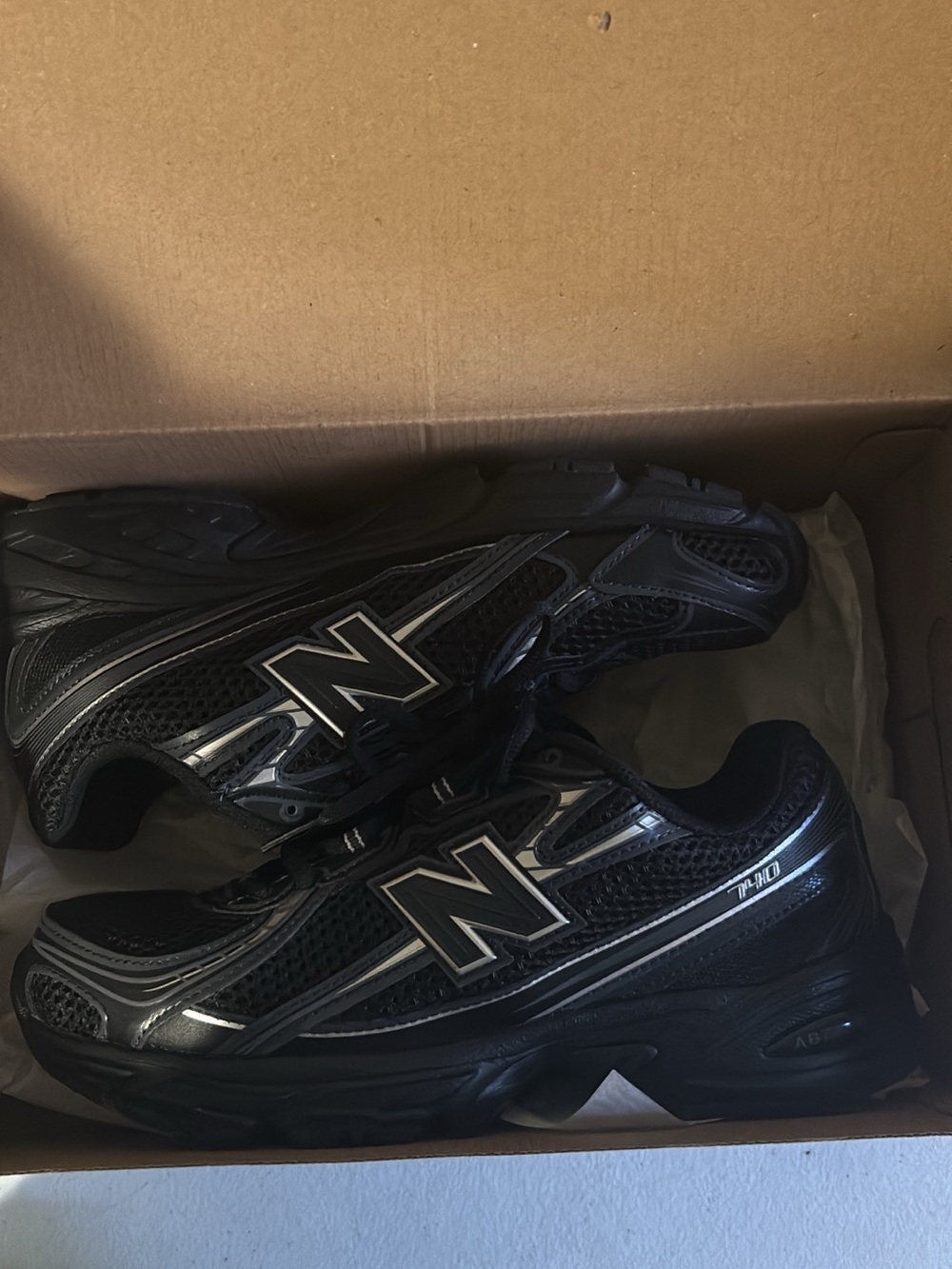 New Balance Men’s Black and Silver Athletic Sneakers